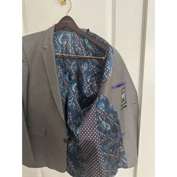 Ted Baker London Gray Two-Piece Suit 46R / 38WSlim Fit w/ Paisley LiningWool